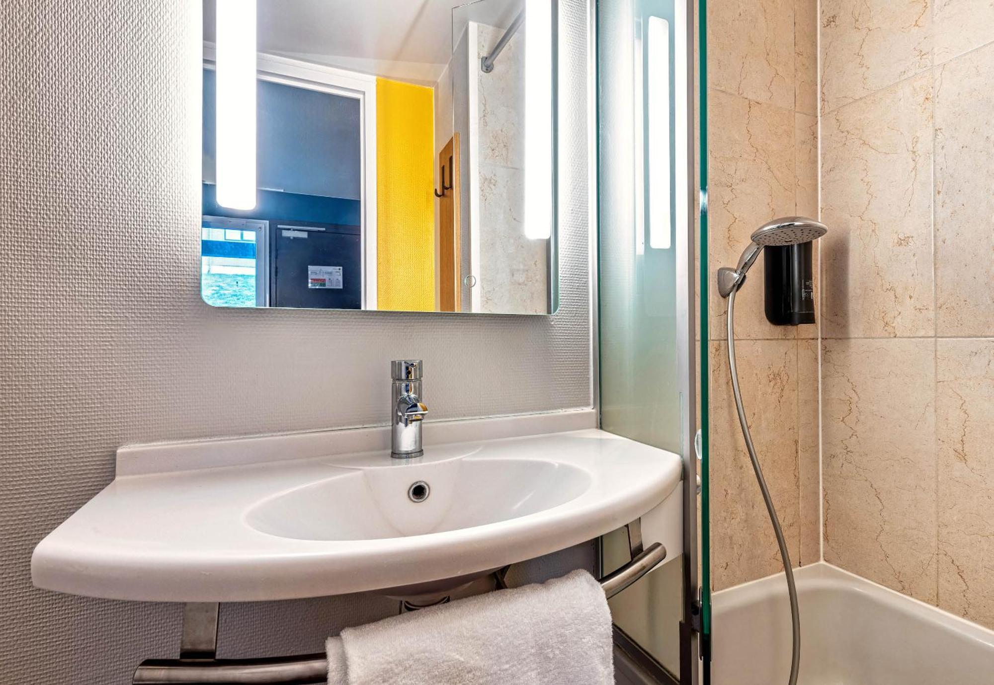 B&B Hotel Quimper Nord Douarnenez Exteriör bild
